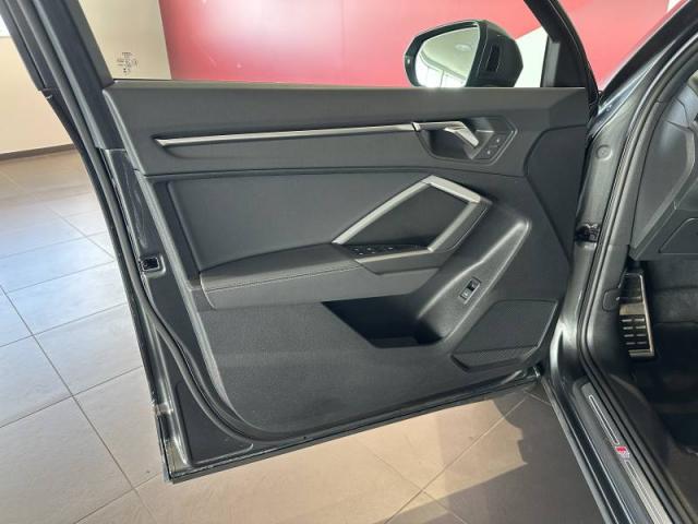 Audi Q3 image 1