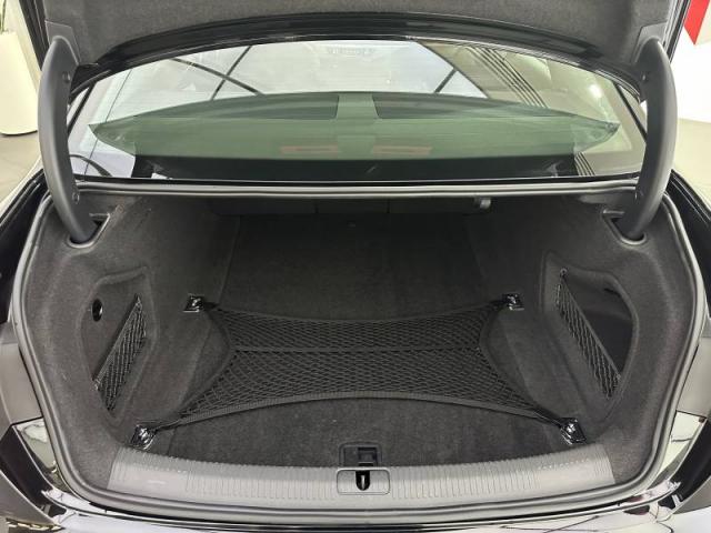 Audi A4 image 8