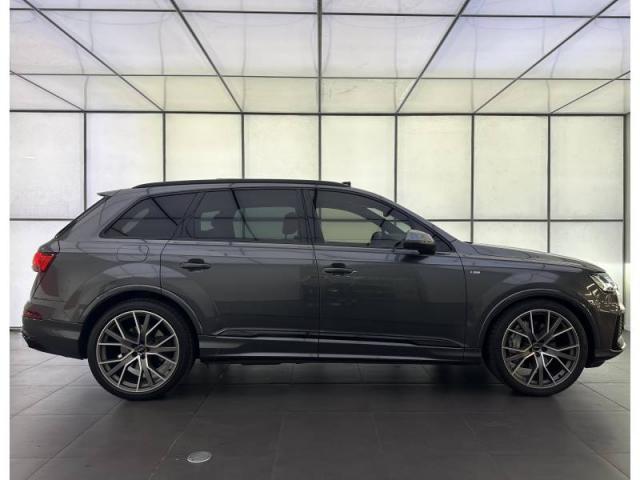 Audi Q7 image 6