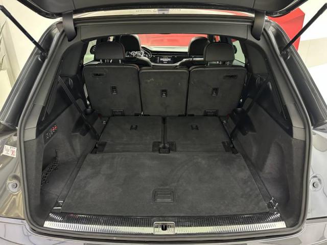 Audi Q7 image 8