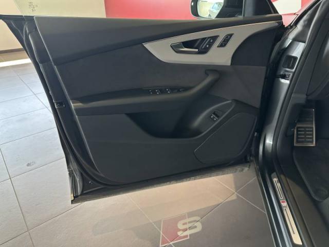 Audi Q8 image 1