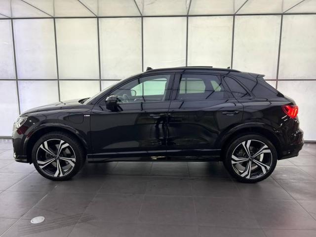 Audi Q3 image 1