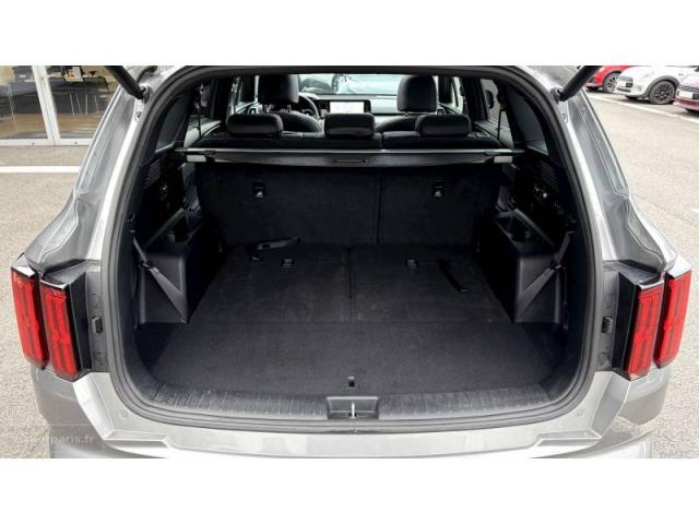 Kia Sorento image 8