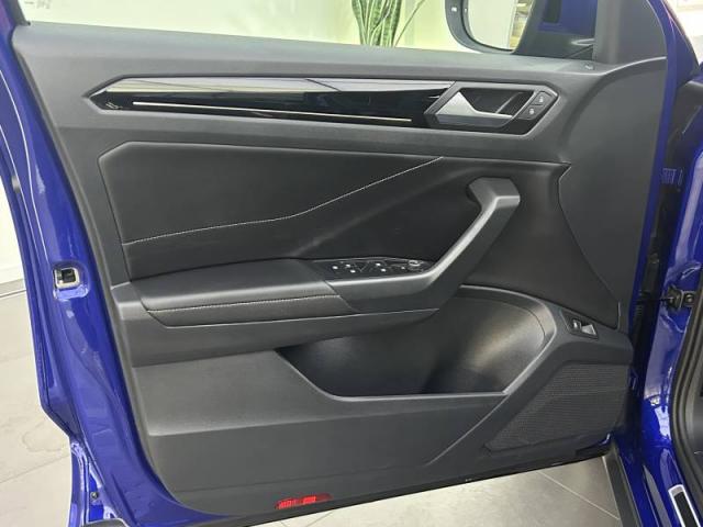 Volkswagen T-Roc image 3