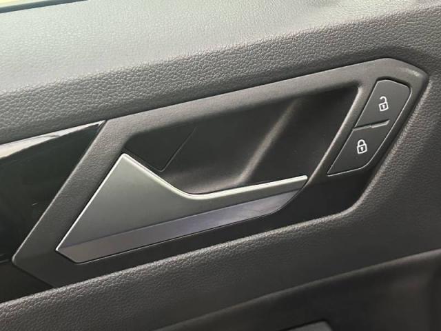 Volkswagen T-Roc image 6