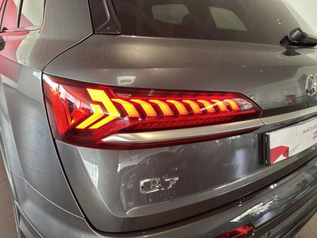 Audi Q7 image 1