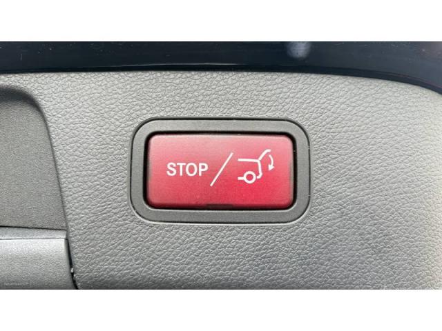 Mercedes Benz Gla image 9
