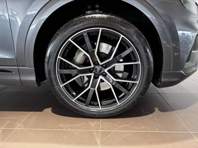Audi Q8 image 8