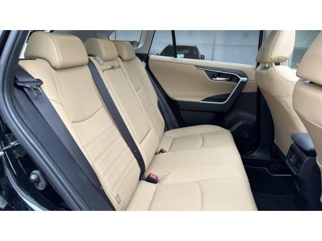 Toyota Rav4 image 6