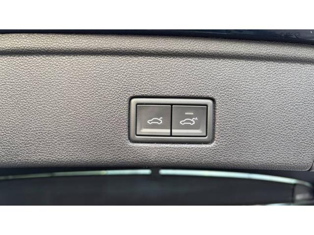 Volkswagen Touareg image 1