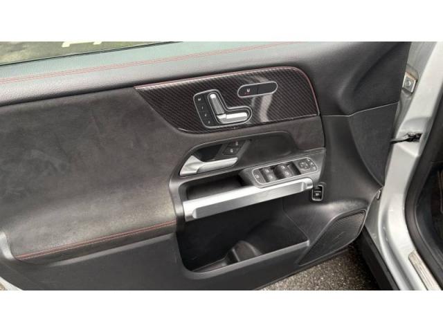 Mercedes Benz Glb image 8