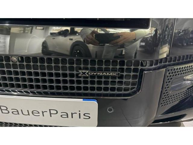 Land Rover Defender image 5