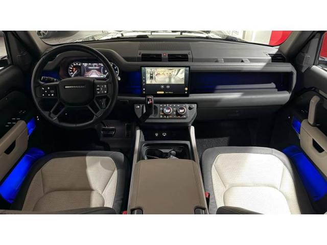 Land Rover Defender image 1