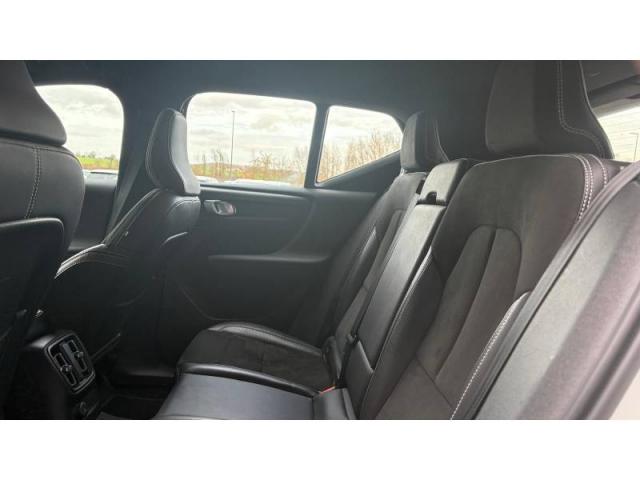 Volvo Xc40 image 4