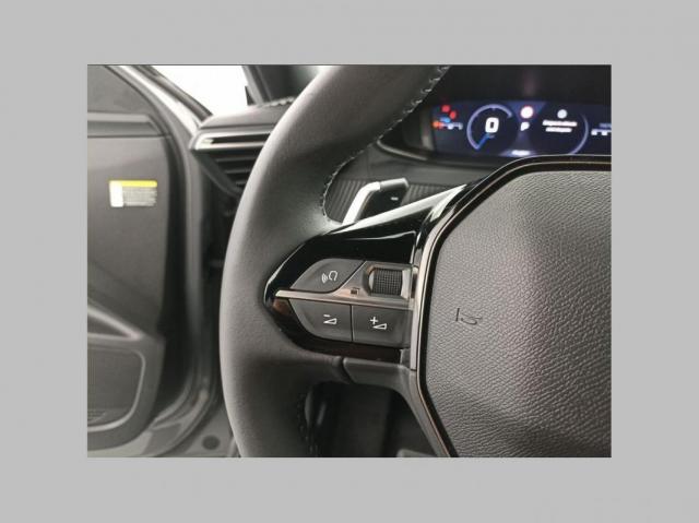 Peugeot 2008 image 8