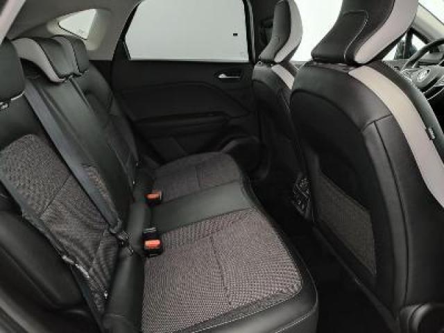 Renault Captur image 2