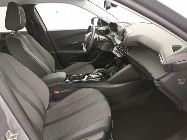 Peugeot 2008 image 8