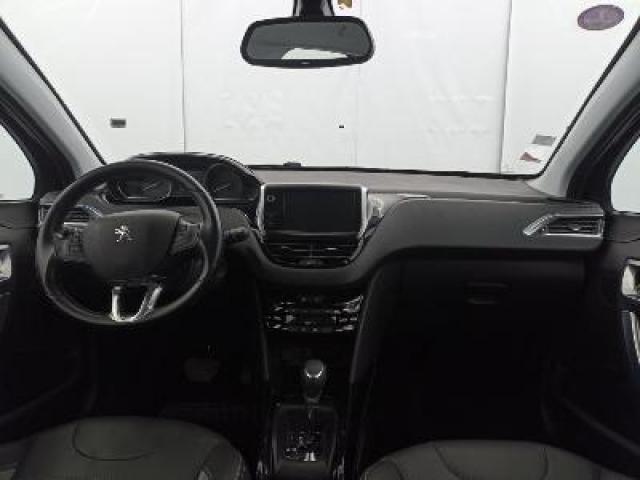 Peugeot 2008 image 6