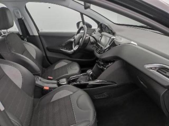 Peugeot 2008 image 7