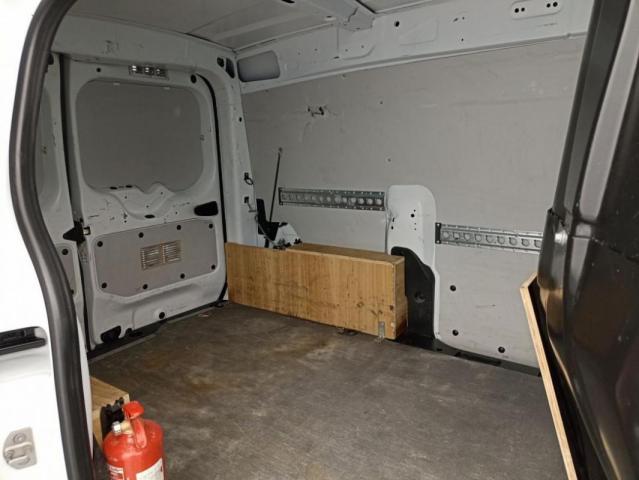 Renault Express Van image 8