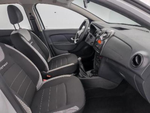 Dacia Sandero image 2