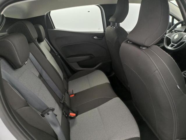 Renault Clio image 2