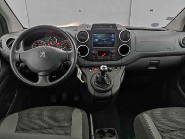 Peugeot Partner Tepee image 8
