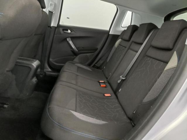 Peugeot 2008 image 3