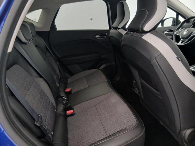 Renault Captur image 2