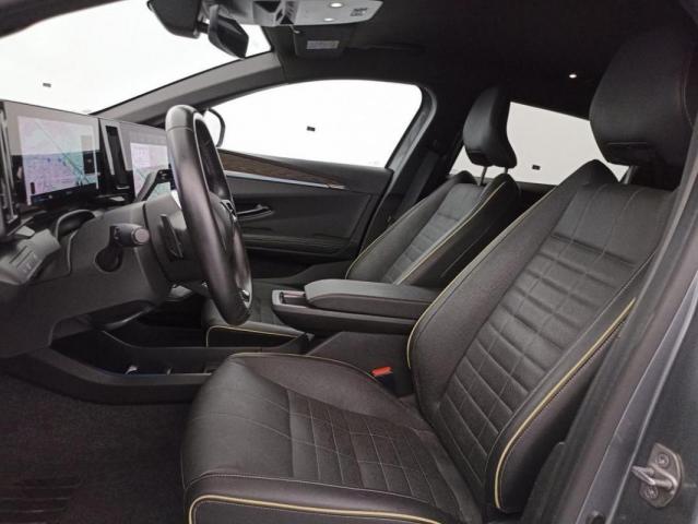 Renault Mégane E-Tech image 8