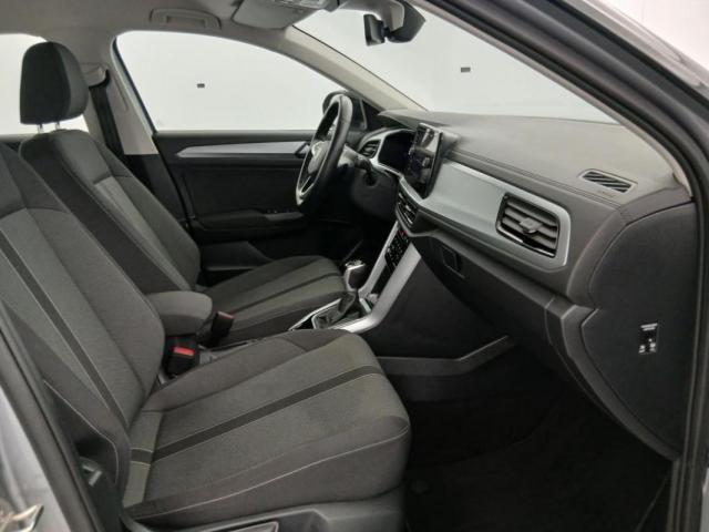 Volkswagen T-Roc image 9