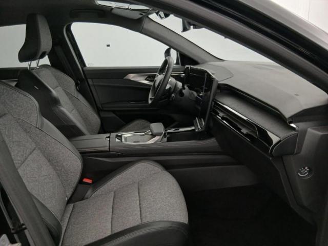 Renault Rafale image 8