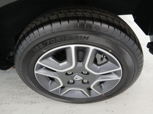 Dacia Spring image 2