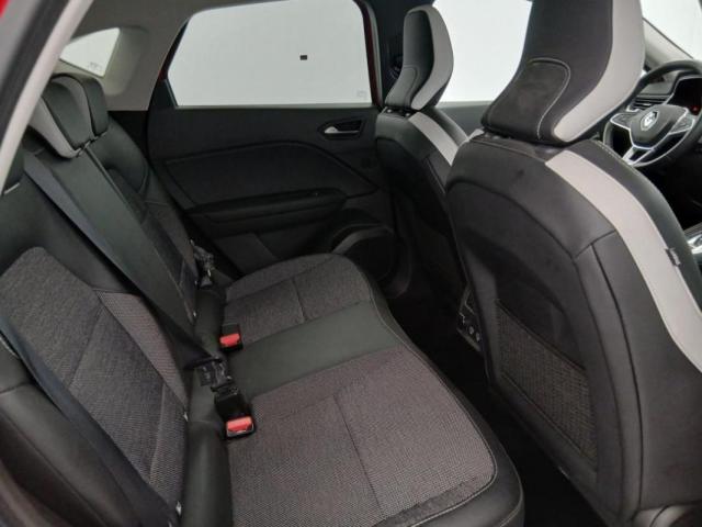Renault Captur image 1