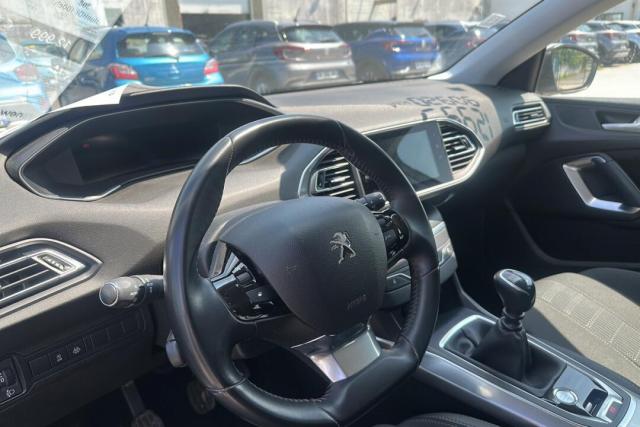 Peugeot 308 image 9