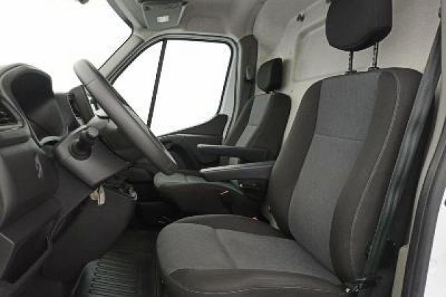 Renault Master image 9