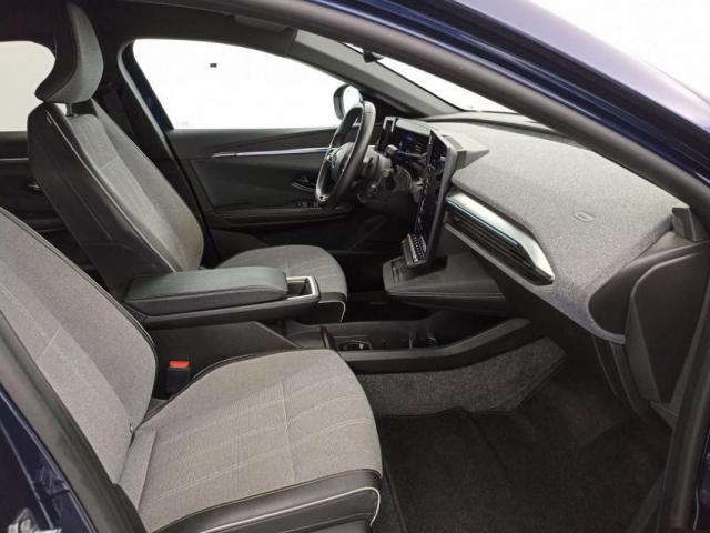 Renault Mégane E-Tech image 9