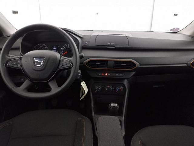 Dacia Sandero image 2