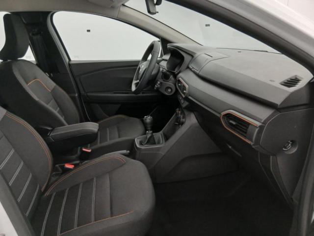 Dacia Sandero image 2
