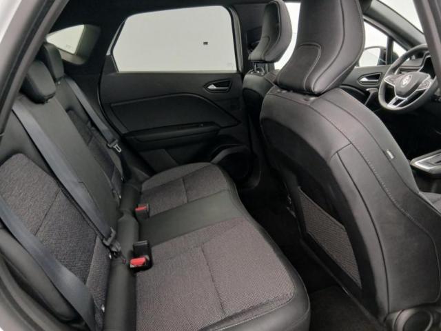 Renault Captur image 1