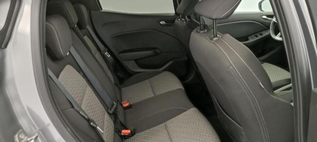 Renault Clio image 9