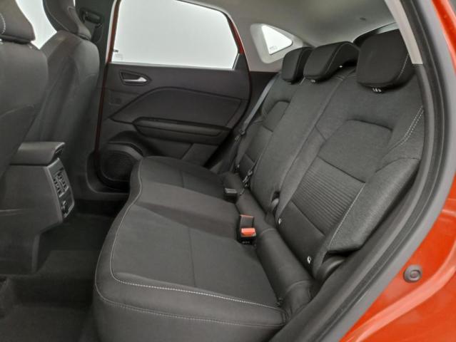 Renault Captur image 1