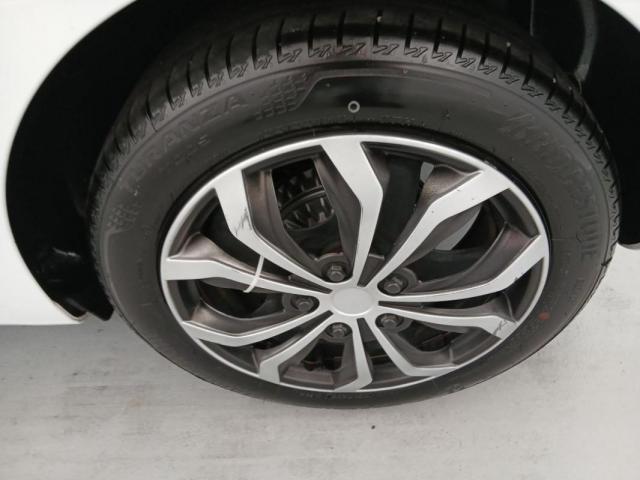 Renault Clio image 9