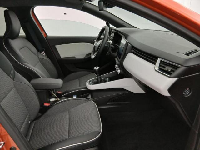 Renault Clio image 6