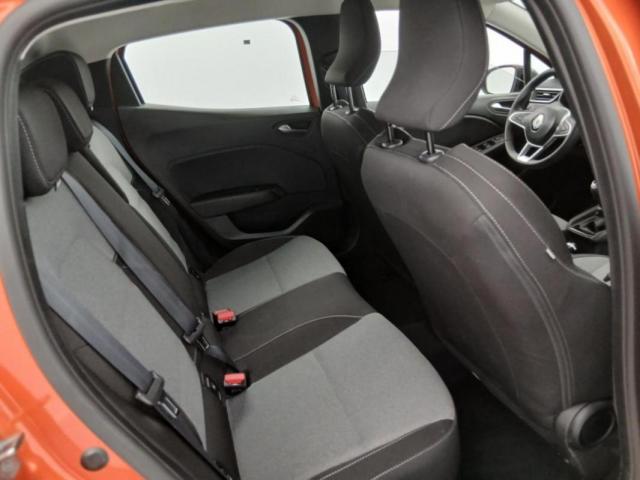 Renault Clio image 9