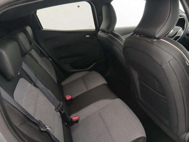 Renault Clio image 9