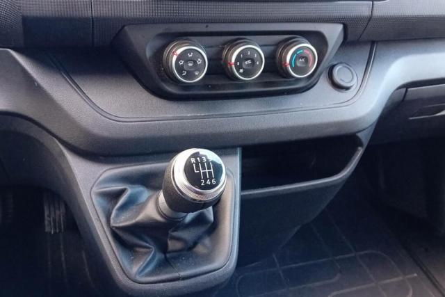 Renault Trafic image 3