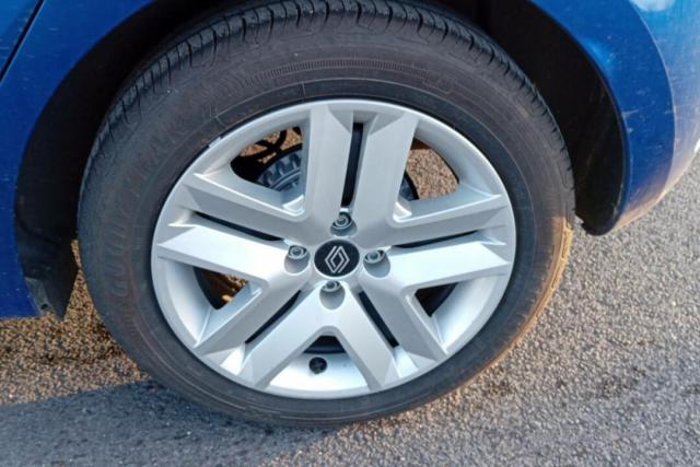 Renault Clio image 9