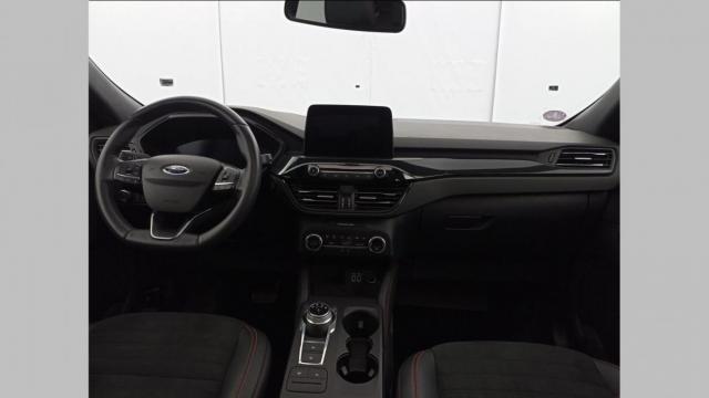 Ford Kuga image 3