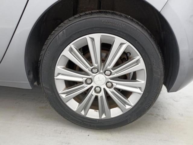 Peugeot 308 image 2